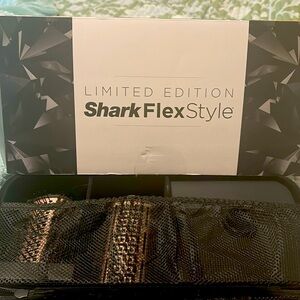 Limited Edition Shark Flex Style with all attachments and case!